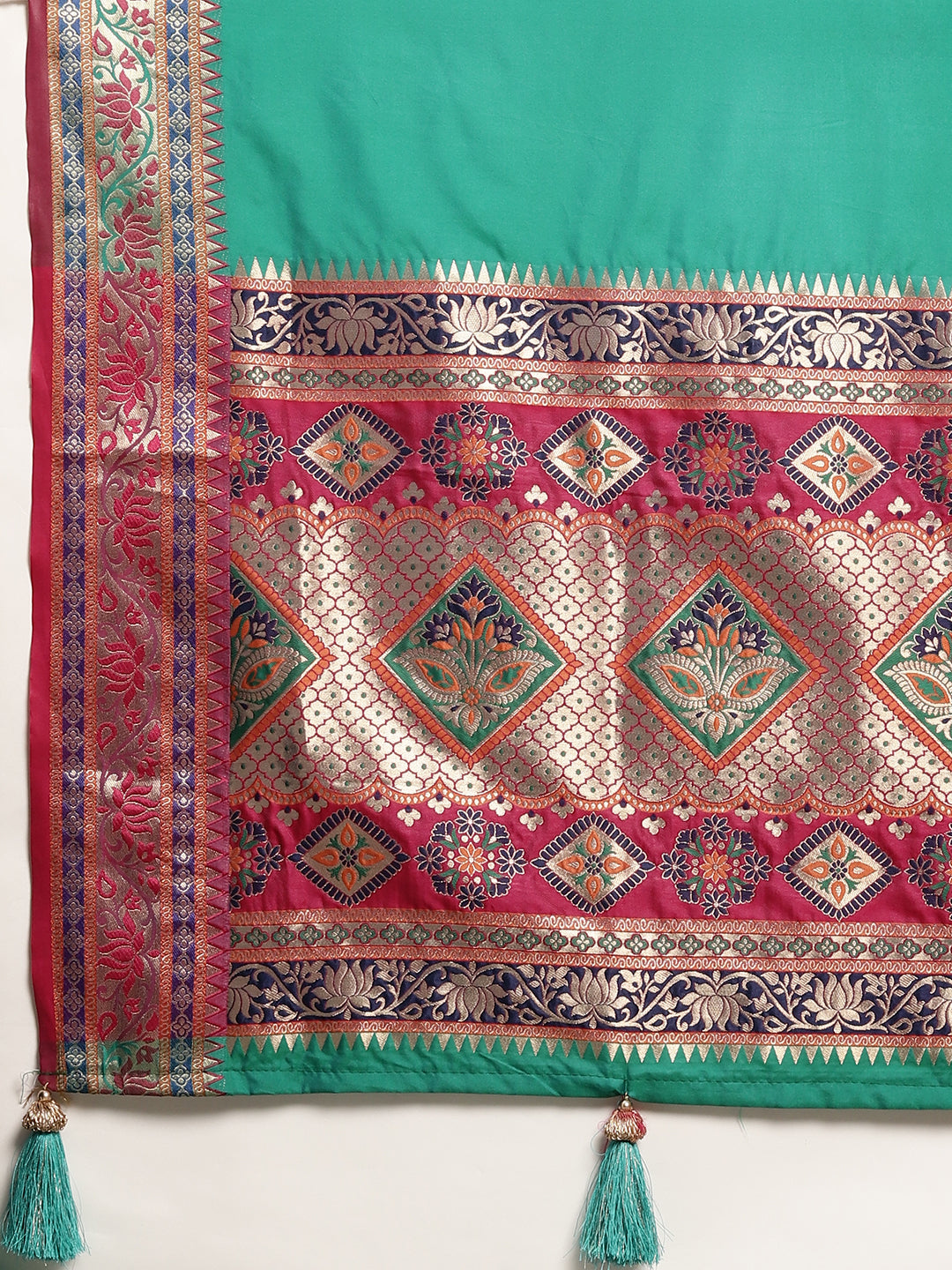 Festival Of Drapes (Green) Ready To Wear Pocket Saree