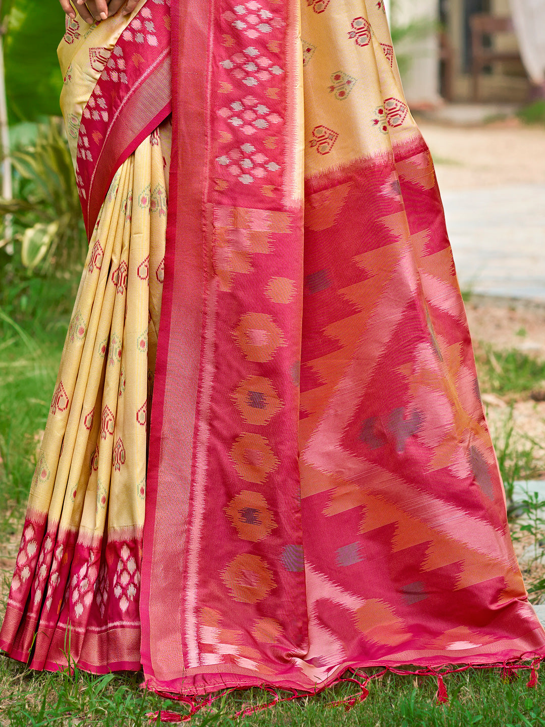PixelLoom Silk (H) Ready To Wear Pocket Saree