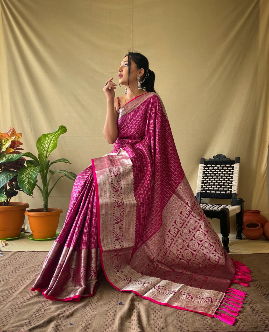 Royal Onyx (Pink) Ready To Wear Pocket Saree
