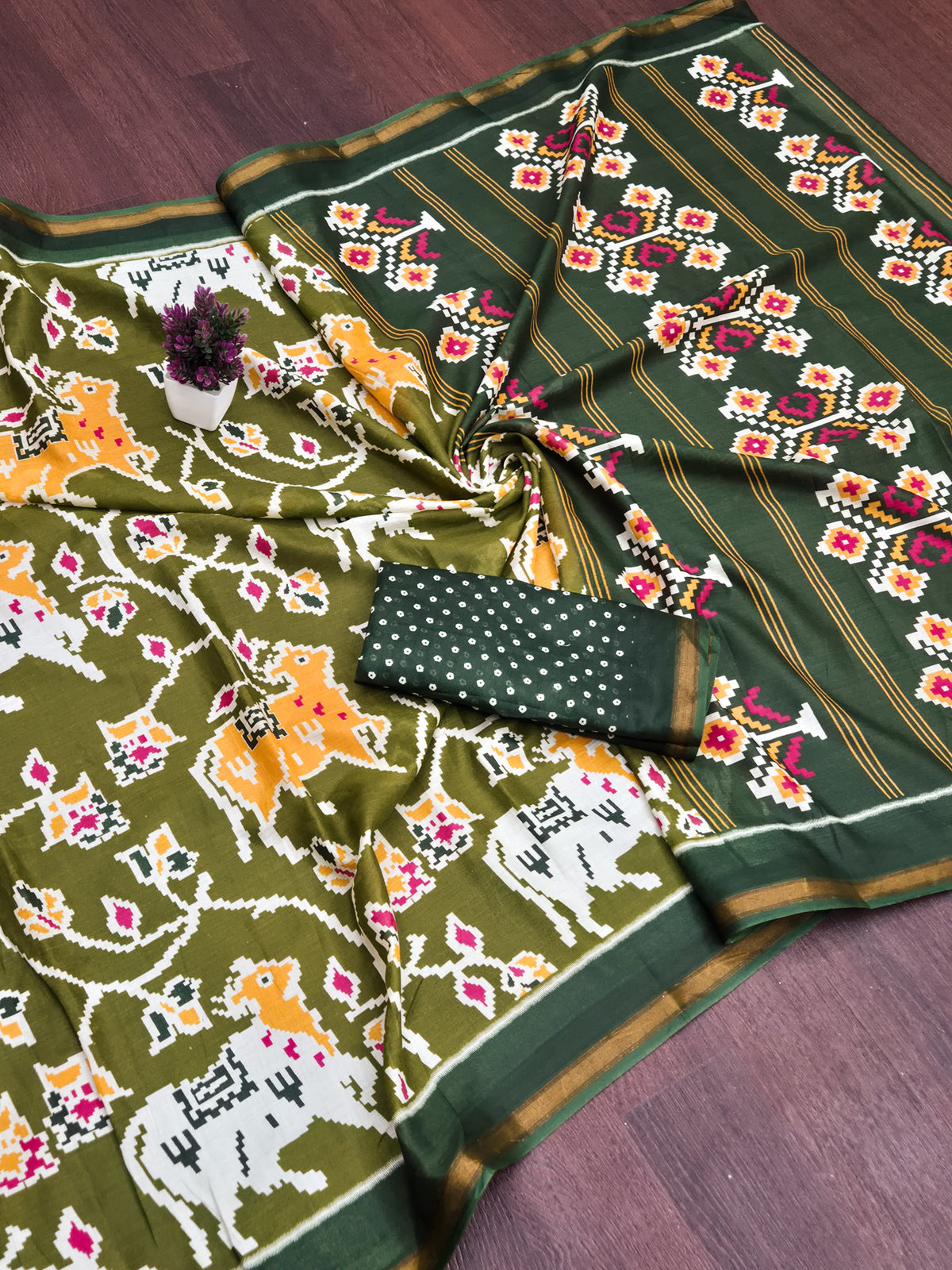 Saanjh Pichwai Cotton Ready To Wear Pocket Saree | Green