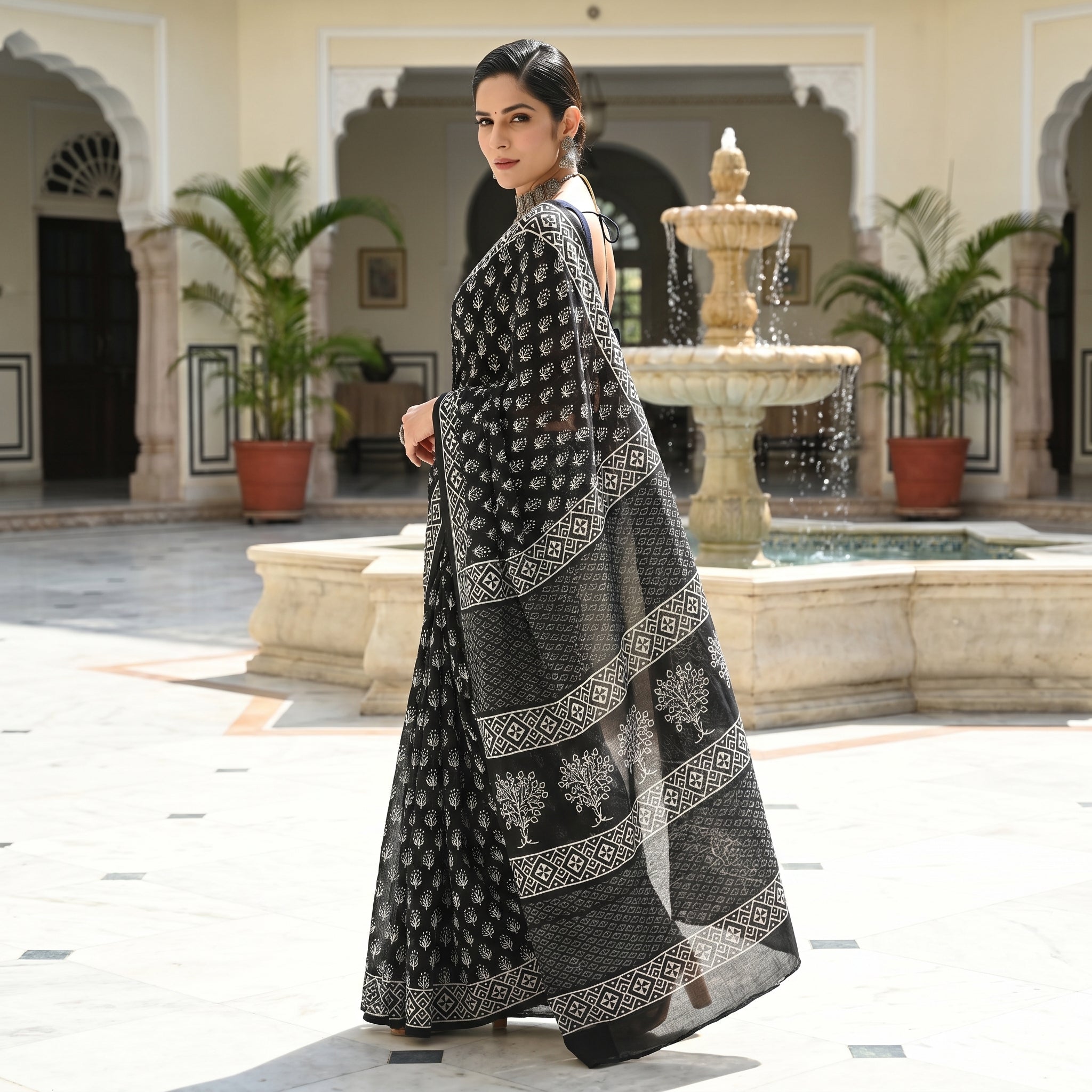 Black Veil Mul Cotton Ready To Wear Pocket Saree