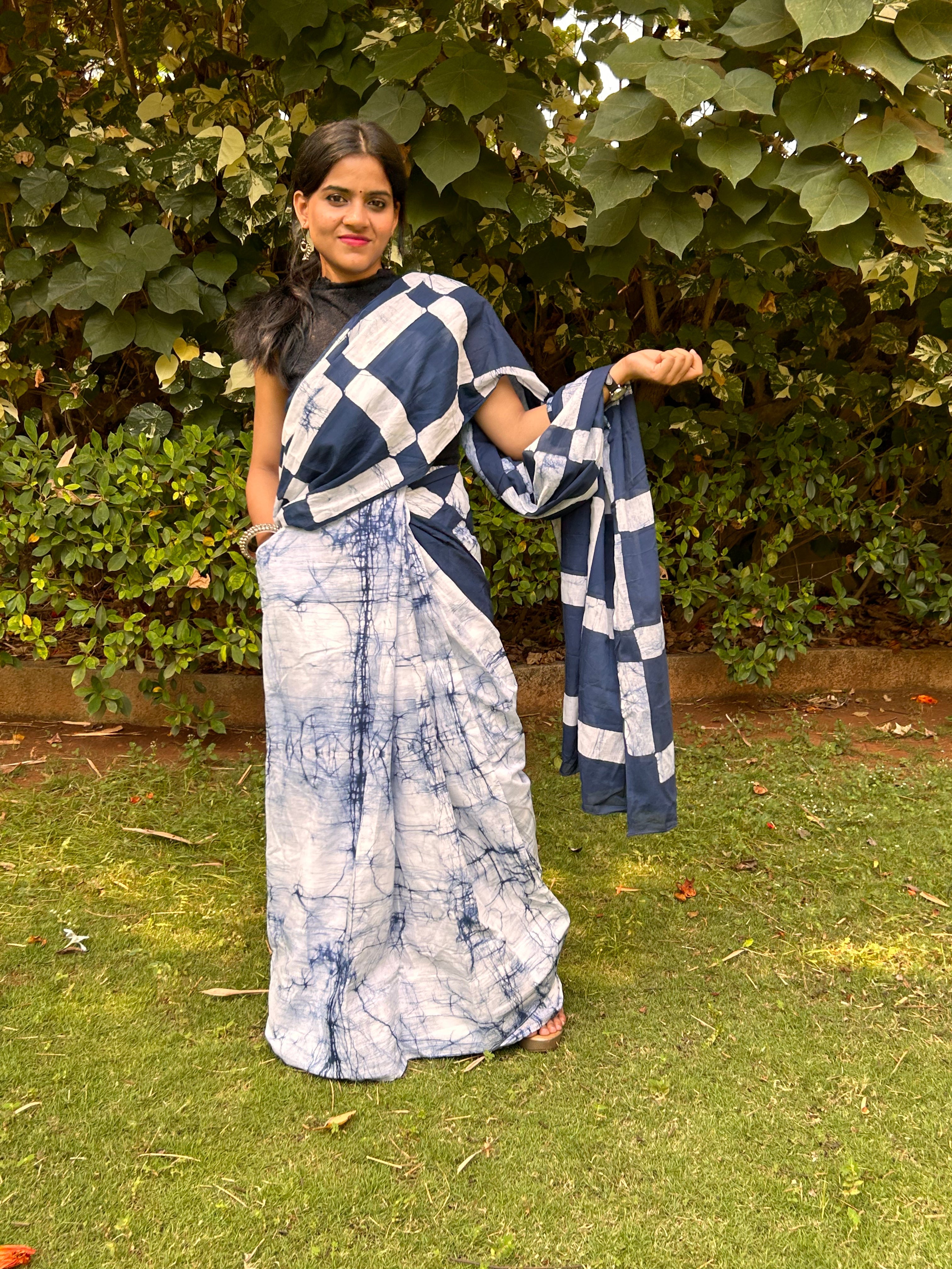 Navy Grid Mul Cotton Ready To Wear Pocket Saree