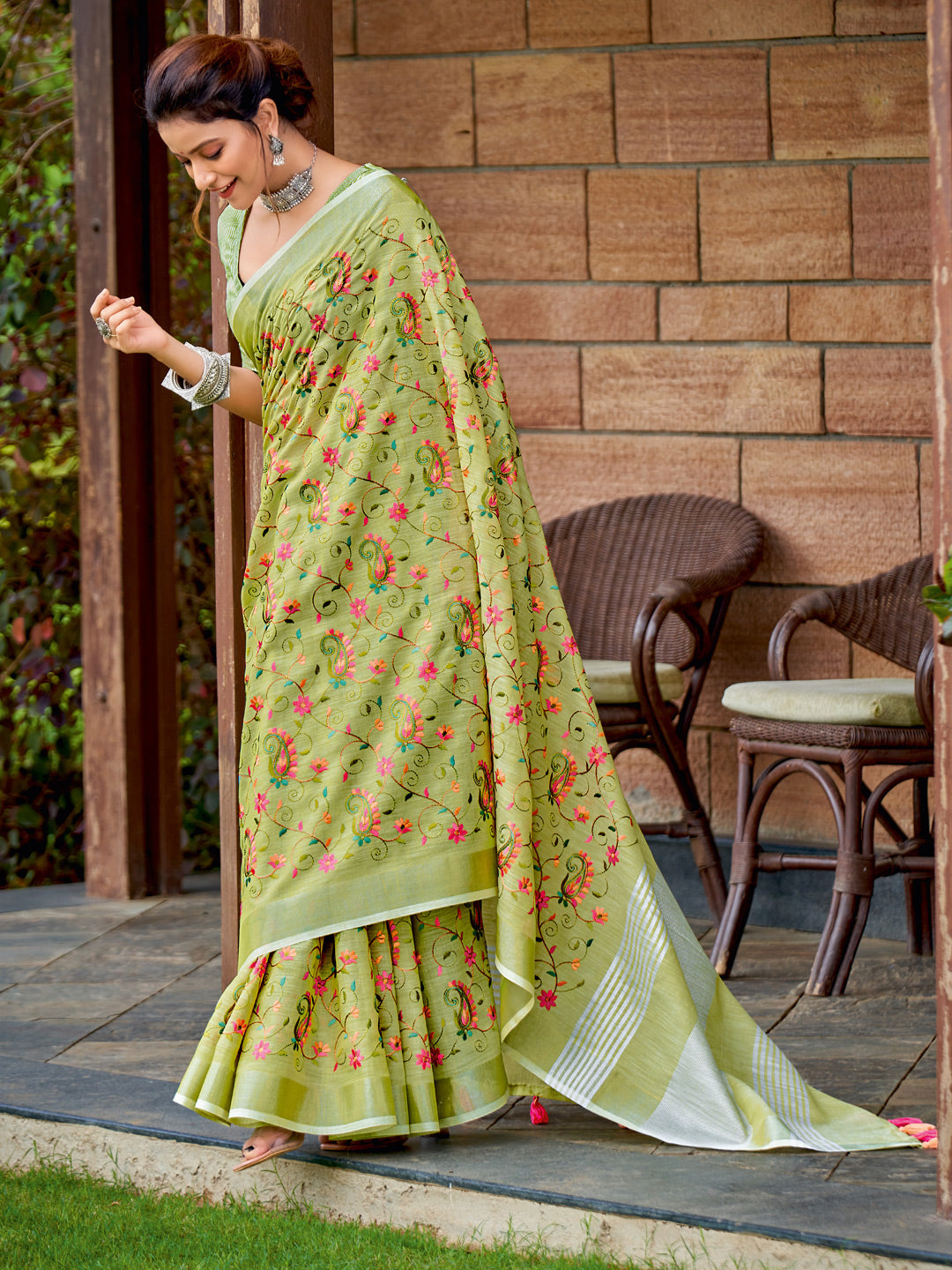 Floral Drift Linen (A) Ready To Wear Pocket Saree