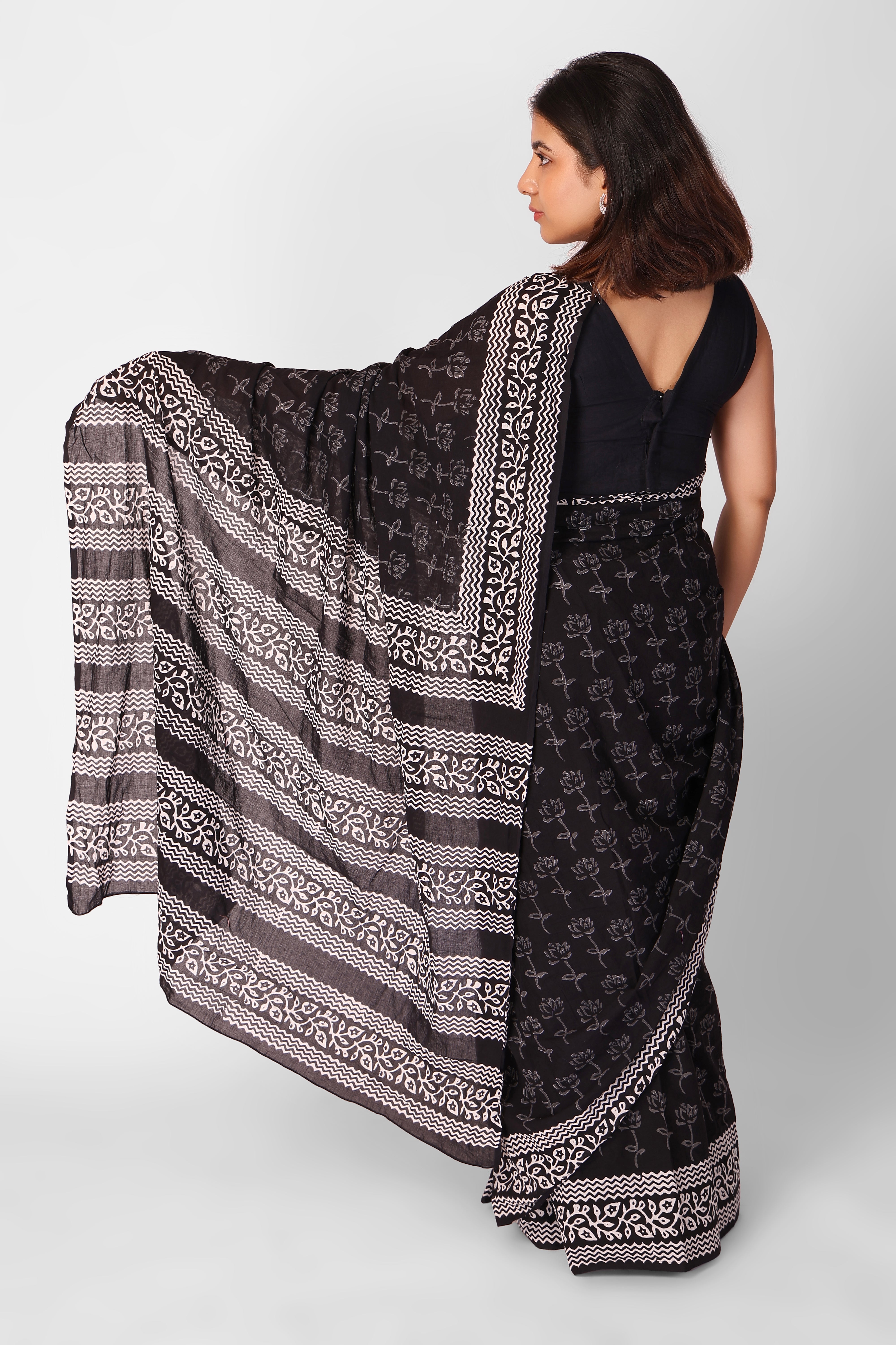Lichfield Angel Mul Cotton Ready-To-Wear Pocket Saree