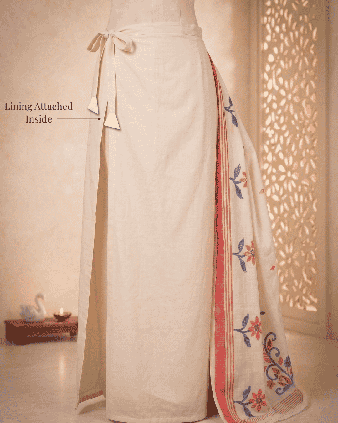 Close-up showing the attached lining of the linen ready-to-wear saree with pocket