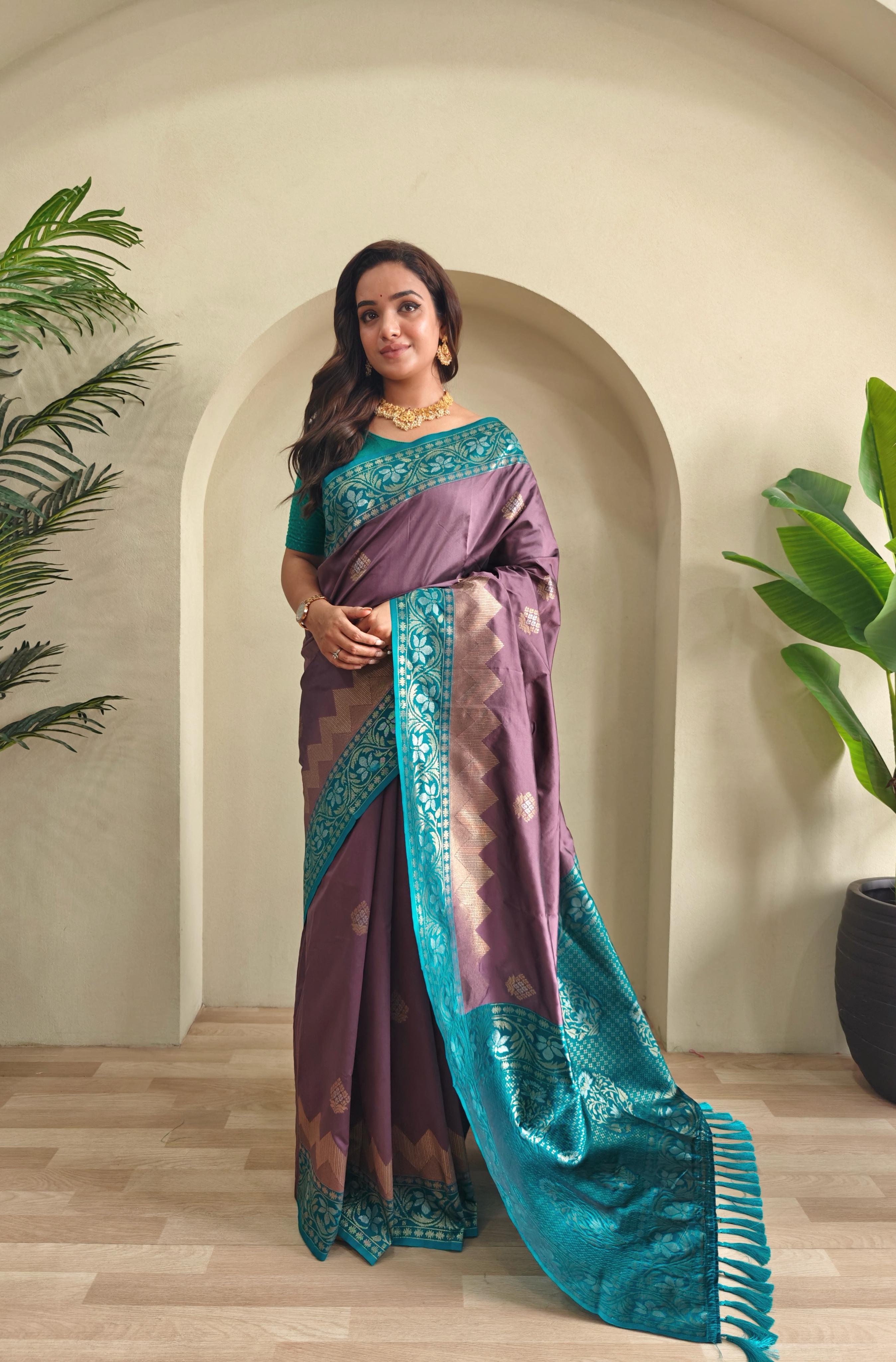 Dvitara Dual Tone Silk Ready To Wear Pocket Saree