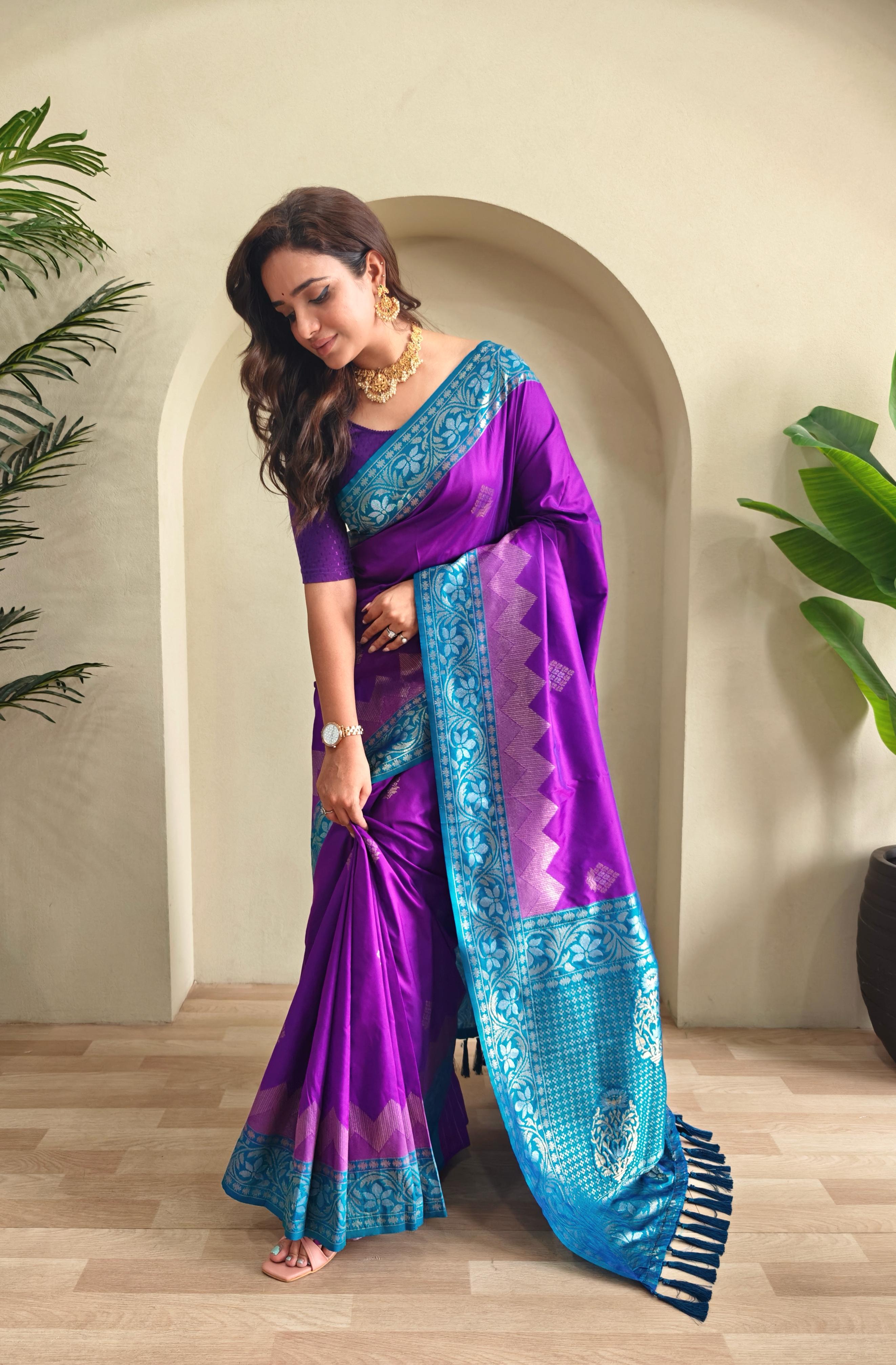 Dusk & Dawn Dual Tone Silk Ready To Wear Pocket Saree