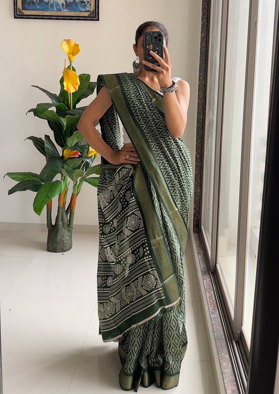 Mulmul Cotton (Green) Bandhani Printed Ready To Wear Pocket Saree