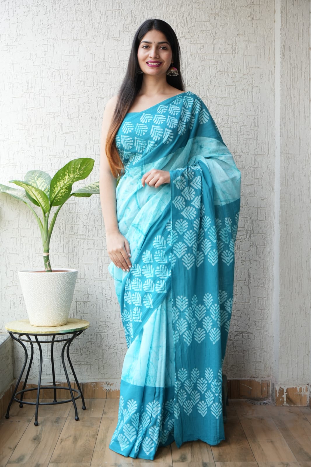 Wave Symphony Mul Cotton Ready-To-Wear Pocket Saree