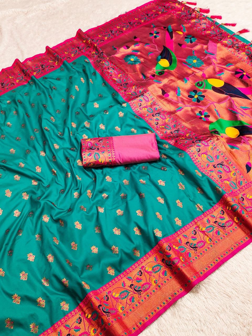 Morvaani Powerloom Paithani Silk Ready To Wear Pocket saree