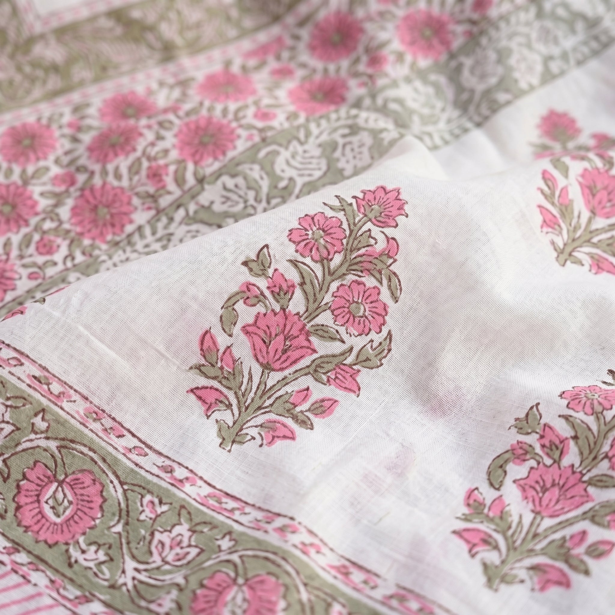 Ivory Blossom Mul Cotton Ready To Wear Pocket Saree